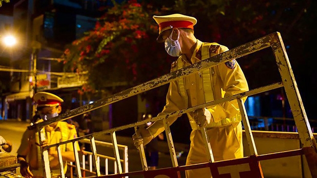 Da Nang faces fresh lockdown as social distancing comes into force
